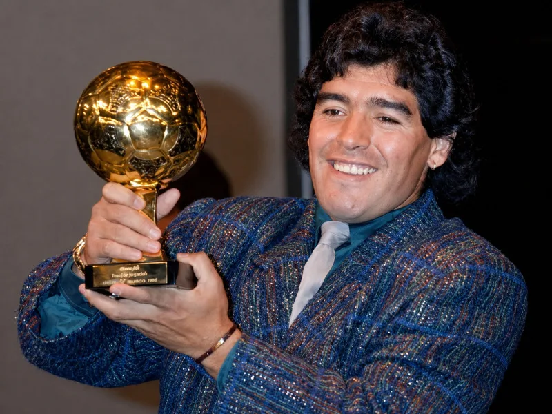 Diego Maradona tạo nên một trong những kỳ World Cup cá nhân xuất sắc nhất khi giành Quả Bóng Vàng năm 1986.
