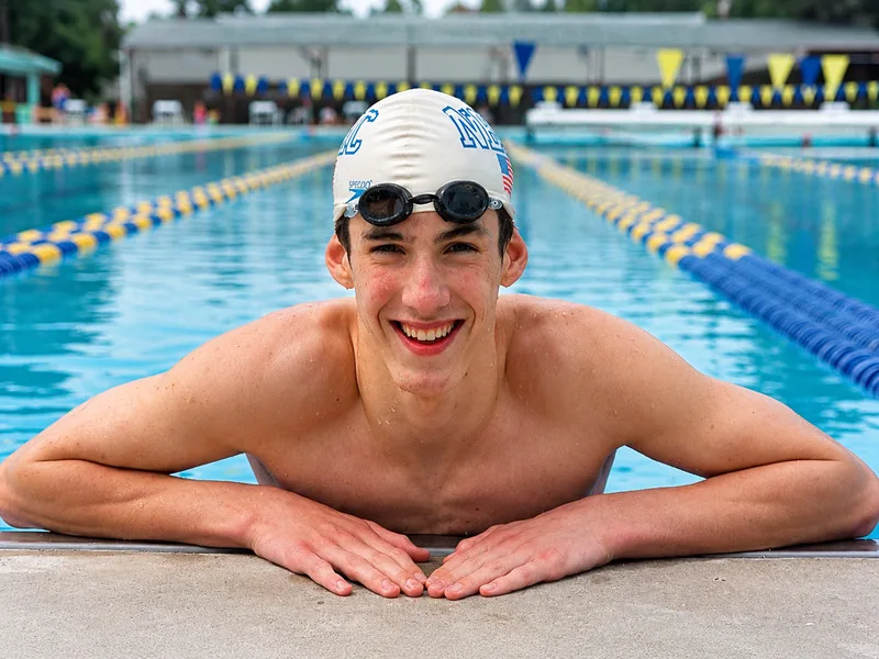 Michael Phelps thời trẻ trên đường đua xanh, giai đoạn đặt nền móng cho sự nghiệp bơi lội huyền thoại.