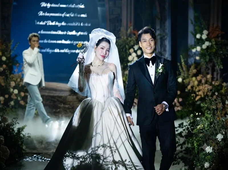 Vợ cầu thủ Văn Thanh là Trần Bích Hạnh, người đồng hành cùng tuyển thủ Việt Nam trước khi cả hai chính thức tổ chức hôn lễ năm 2026.